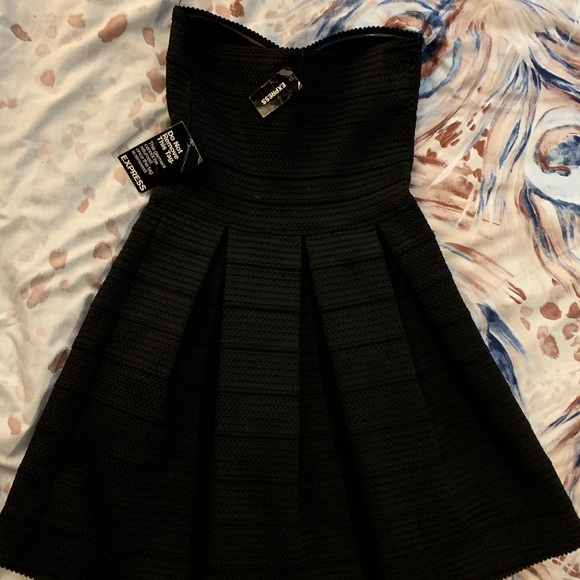 Dress - Picture 4 of 4